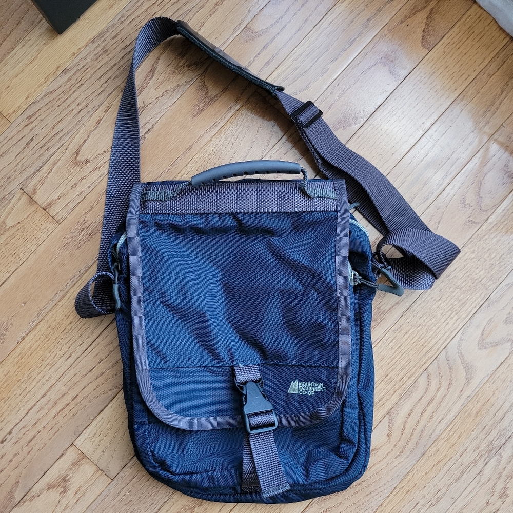 MEC Vintage style classic travel satchel Crossbody Bag Purse